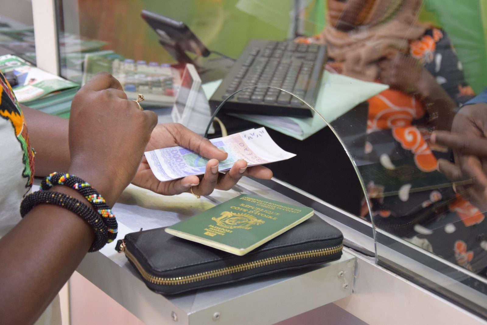 Les transferts de fonds de migrants ont atteint 729 milliards de dollars en 2025